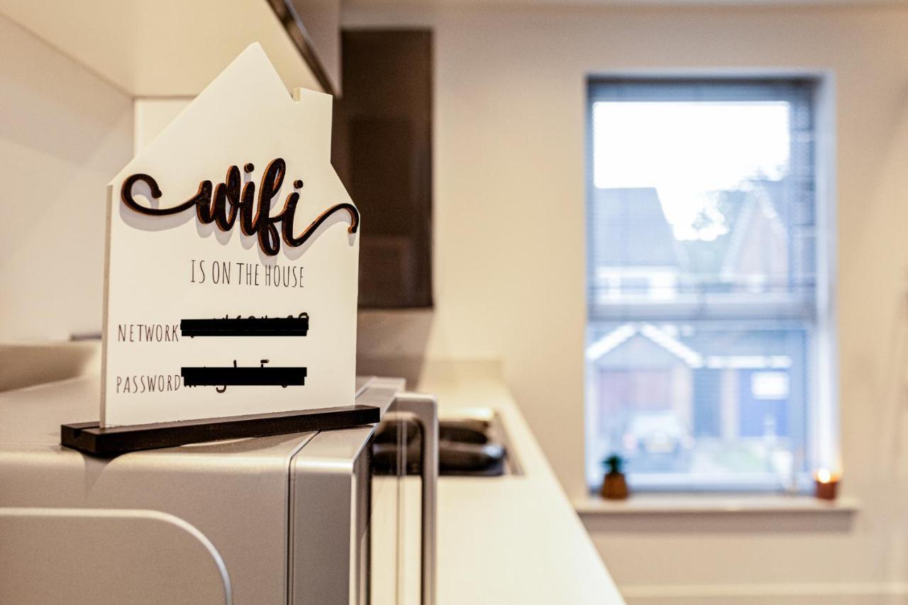 Beautifully Fab 3 Bedroom 4 Beds New 8 Guests Stretford Trafford Manchester