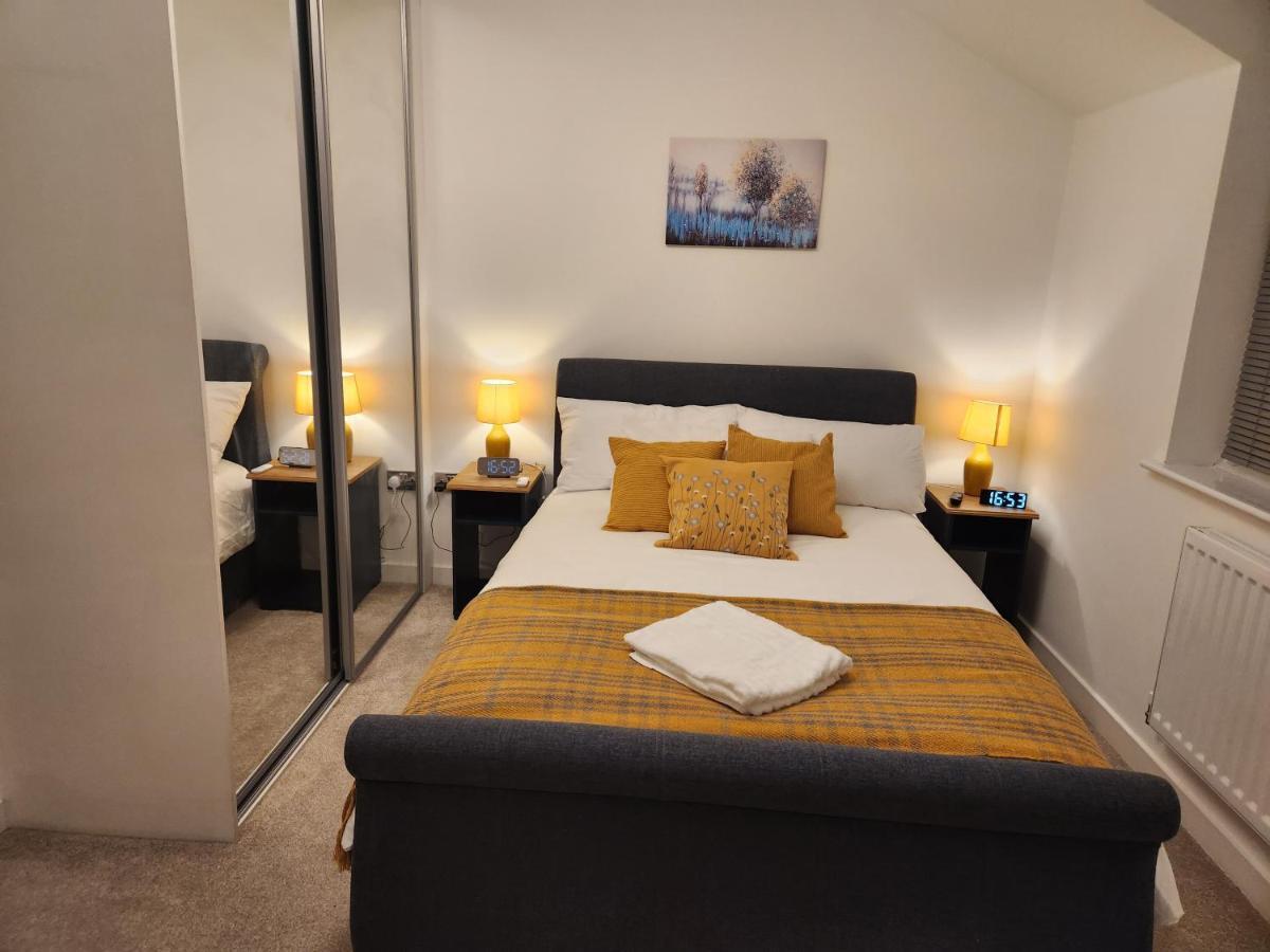 Casa de férias Beautifully Fab 3 Bedroom 4 Beds New 8 Guests Stretford Trafford Manchester