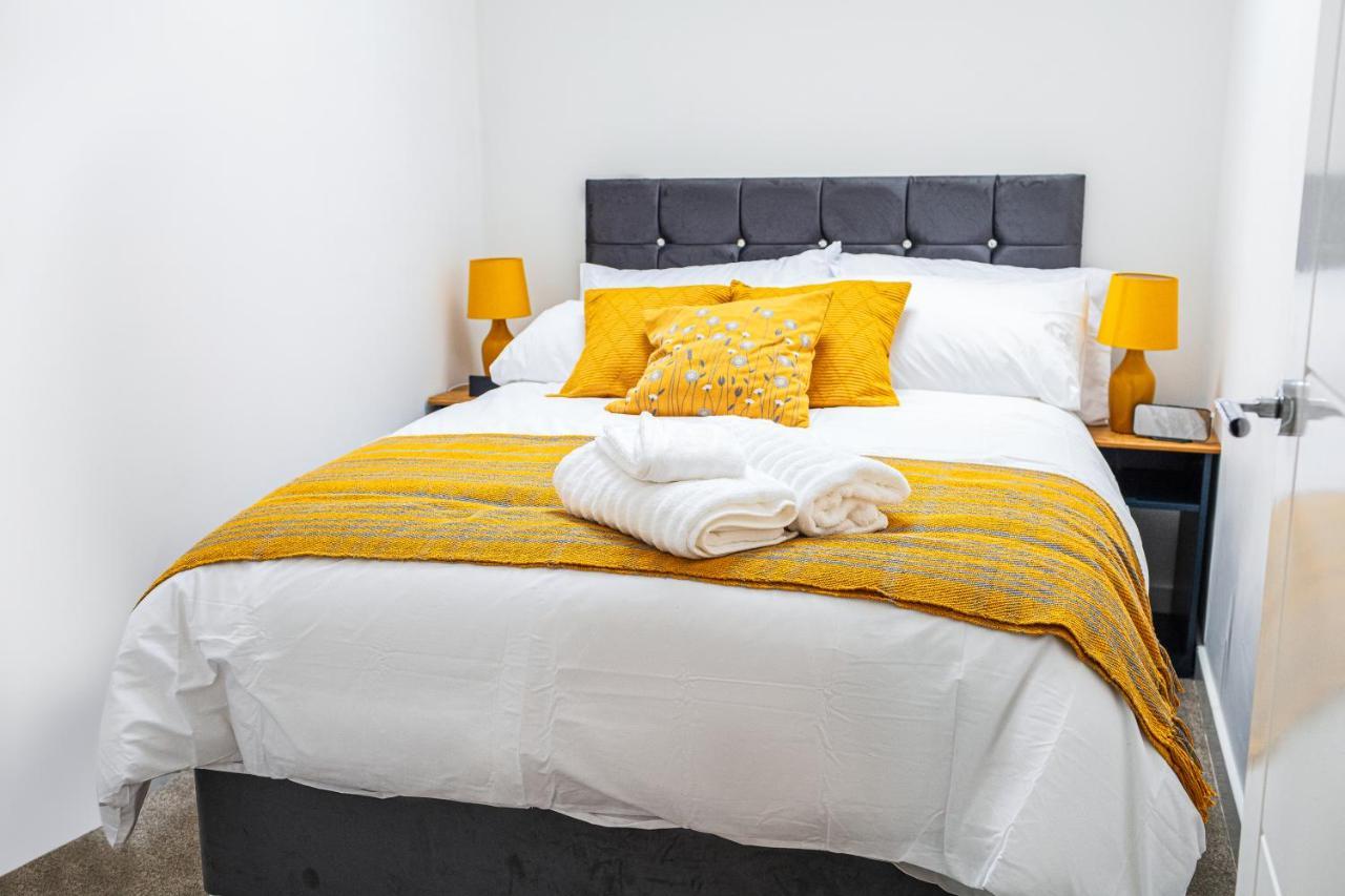 Beautifully Fab 3 Bedroom 4 Beds New 8 Guests Stretford Trafford Casa de férias *
